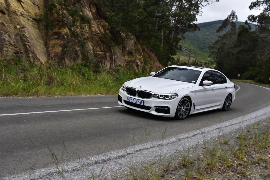  BMW 520d Sedan M Sport 2017 года  (ZA) (фото 12 из 23)